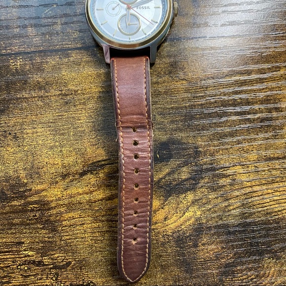 Women’s Fossil Watch - Picture 4 of 9